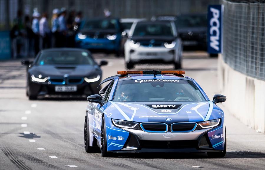  BMW i8 Formula E Safety Car (I12) 2015 года  (фото 9 из 21)